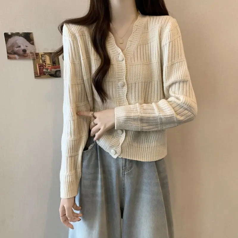 Spring Autumn New V-neck Long Sleeve Fashion Sweater Women High Street Button Cardigan Elegant Comfortable Chic All-match Tops