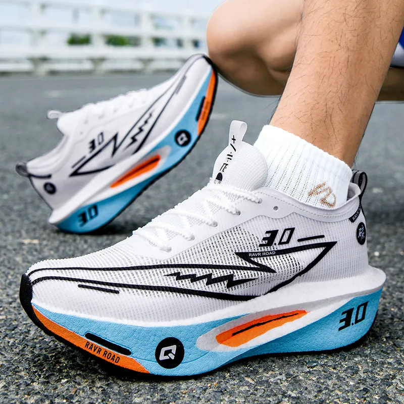 New model youth running shoes with ultra-light shock-absorbing mesh surface and breathable design for sports activities