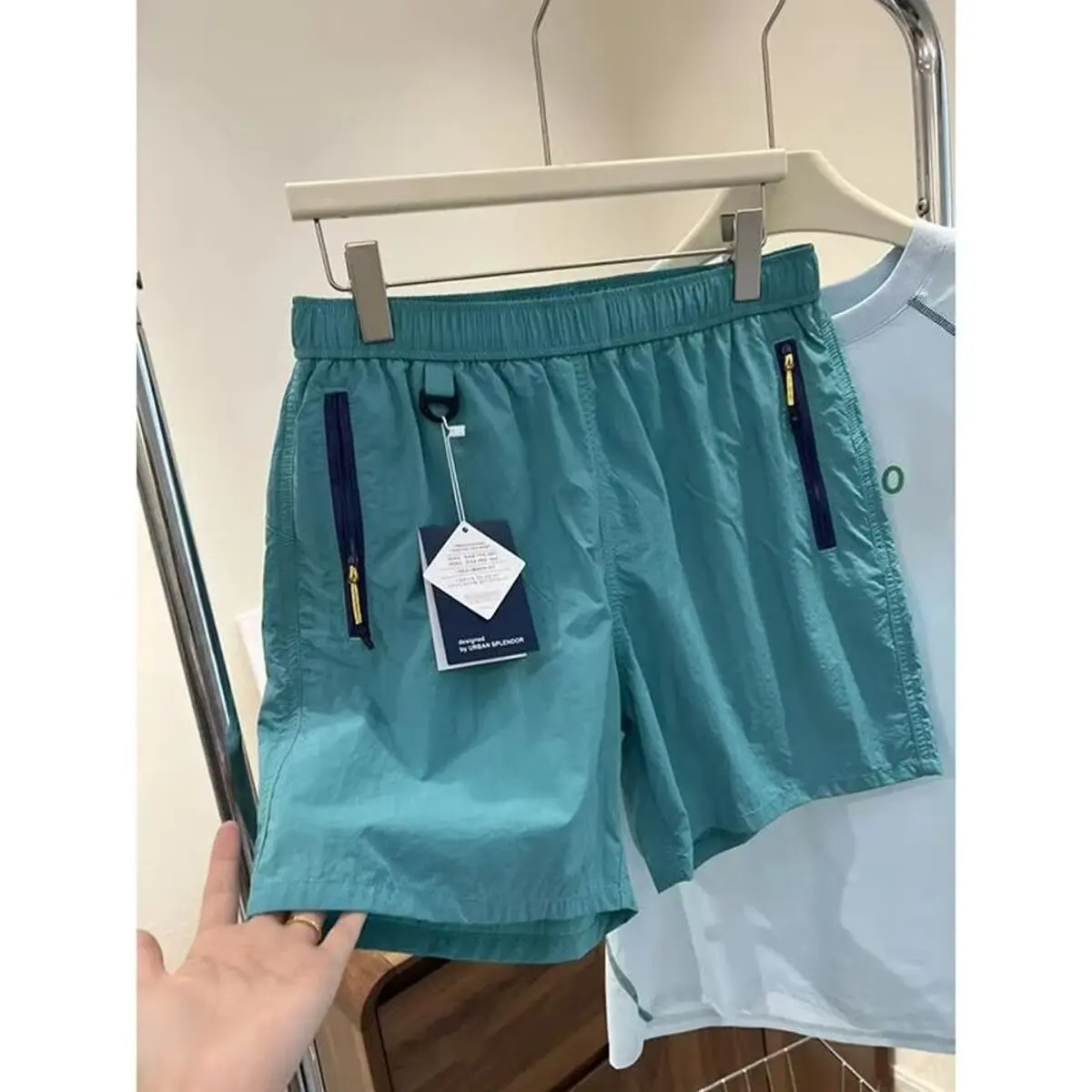 2026 Summer Thin Trendy Handsome Beach Pants for Young Men's Casual High Street Quarter Shorts