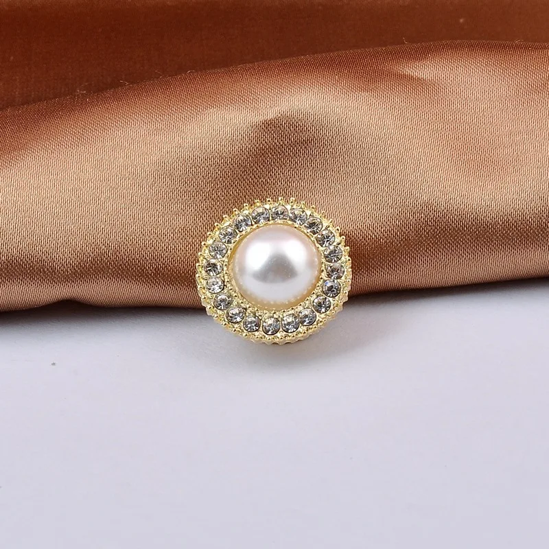 Magnet Brooch Pearl Rhinestone Flower Safe Hijab No Hole Pins Shirt Scarf Buckle Brooches for Women Accessories New Fashion Bee