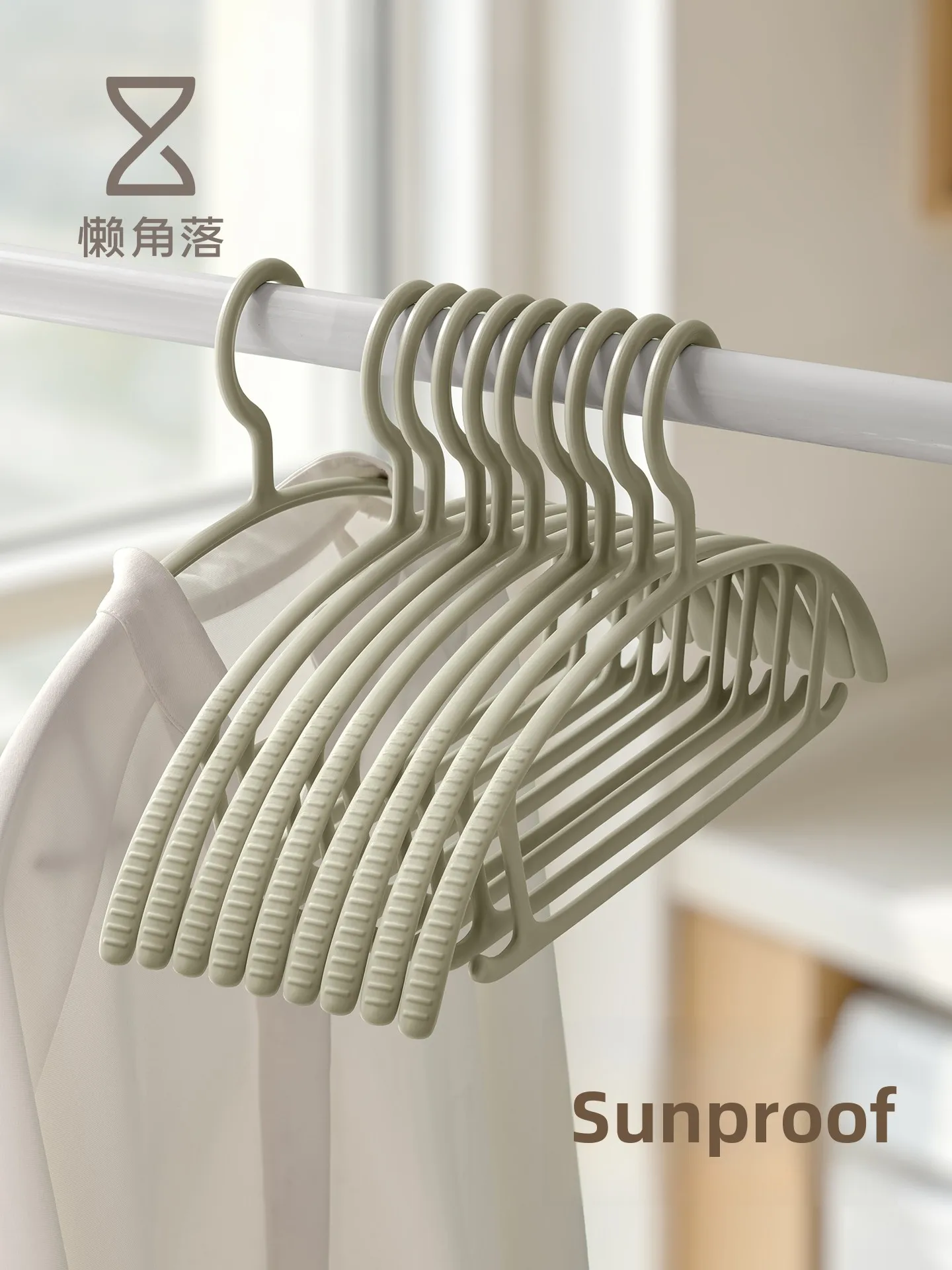 Durable No-Trace Anti-Slip Clothesline Holder Lazy Corner Plastic Hanger for Balcony T-Shirt Modern Design PP Hook