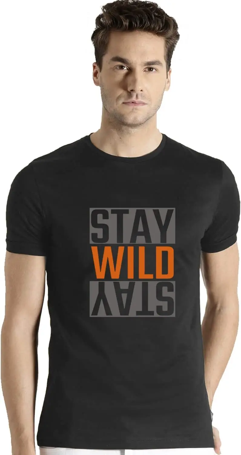 Camiseta masculina de algodão estampada com tipografia Stay Wild ADRO