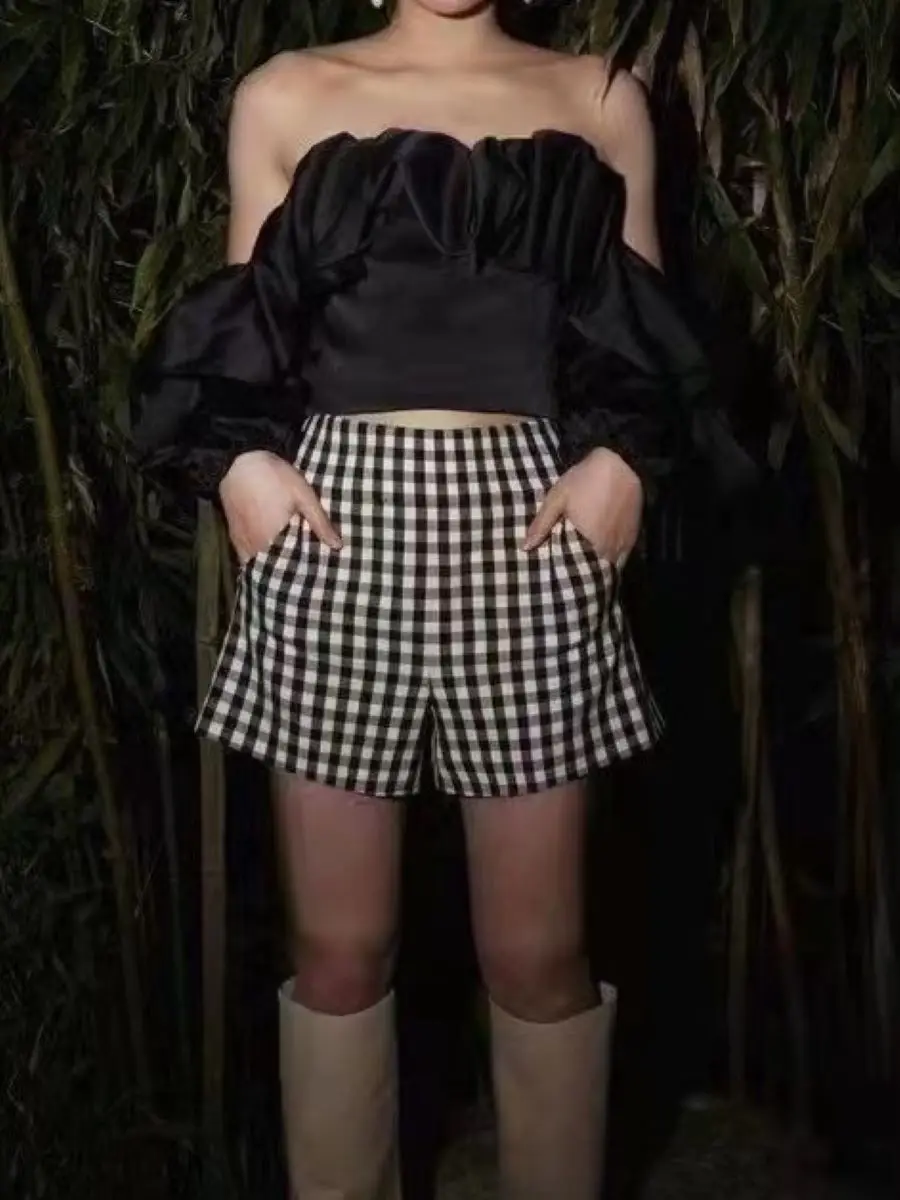 

2025 New Women Plaid High Waist Casual Shorts
