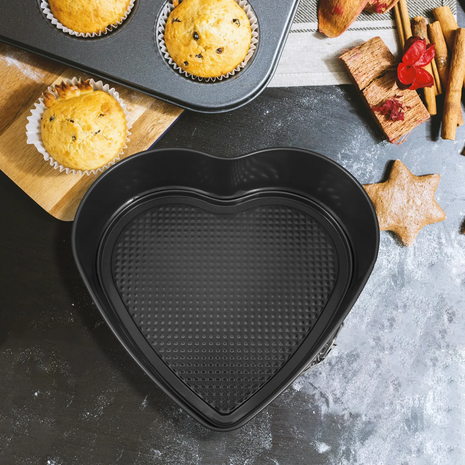 

Nonstick Heart Shape Lock Cake Mold Carbon Steel Pan Ideal Baking Cheesecakes Desserts Even Heat Distribution Easy