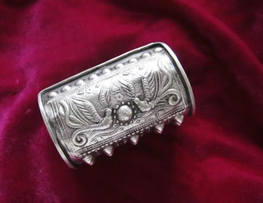 Asian China Handcrafted Superb Jewelry flower carved tibetan miao silver dragons Phoenix bracelet Bangle shipping freeR