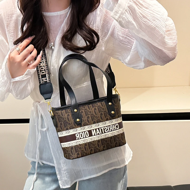 

Stylish Elegant Women's Leather Handbag Luxury Crossbody Bag Classic Designer Shoulder Tote Vintage Look