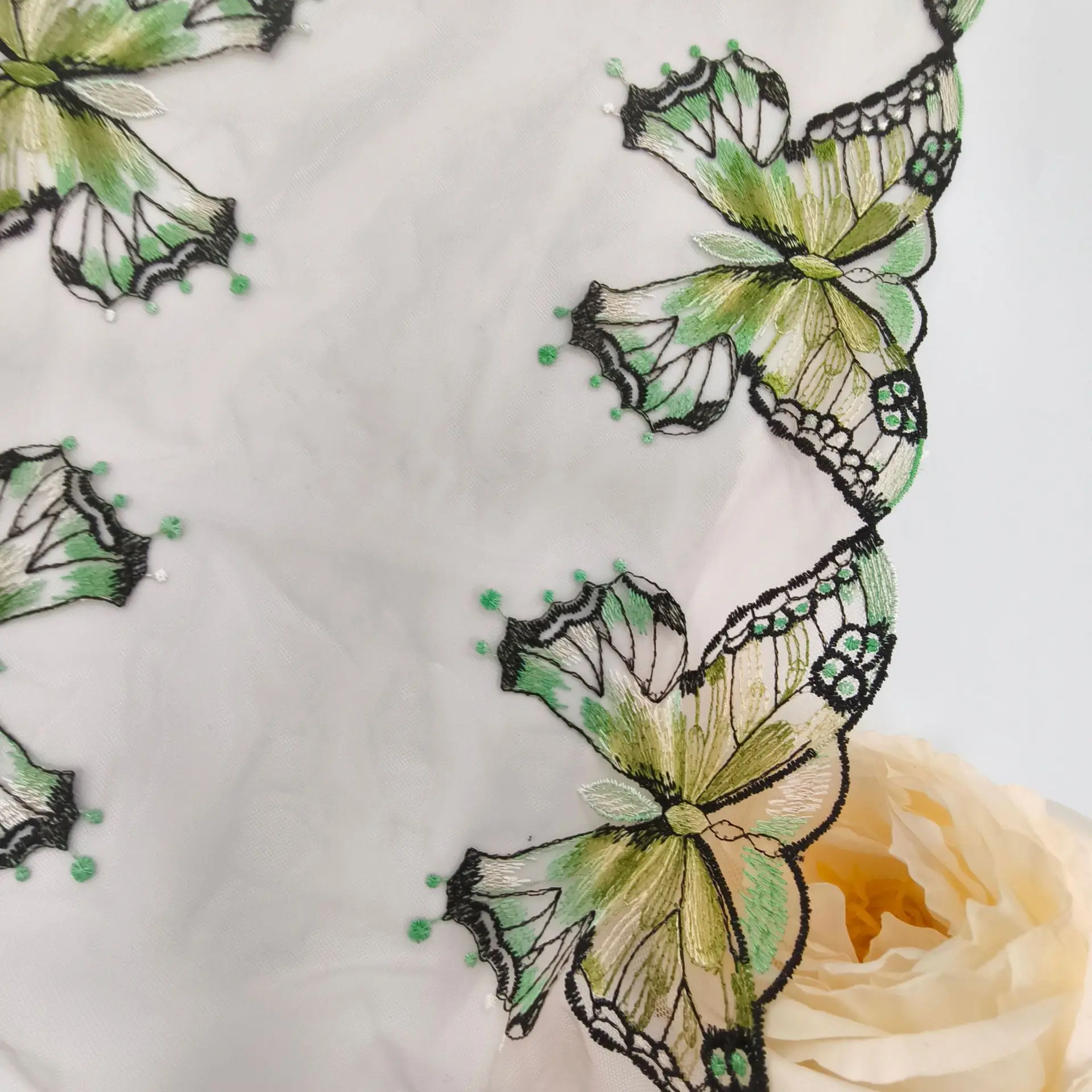 20 yards Two Tones Butterfly Embroidery Women\'s Clothing Accessories DIY Lace Underwear Decoration Multi-color Thread Flowers