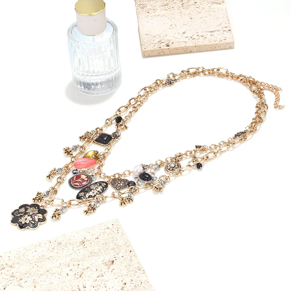 Vintage Metall-Emaille-Blumen-Anhänger-Halsketten für Frauen, 2 Stück/Set, unregelmäßige Charm-Halskette, Statement-Schmuck, Geschenke – Detail 3