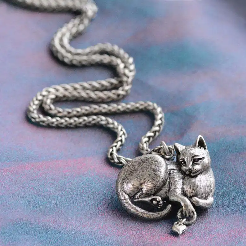 Vintage Silver Color Animal Cat Pendant Necklace for Women\'s Long Sweater Chain Necklace Retro Jewelry Gifts