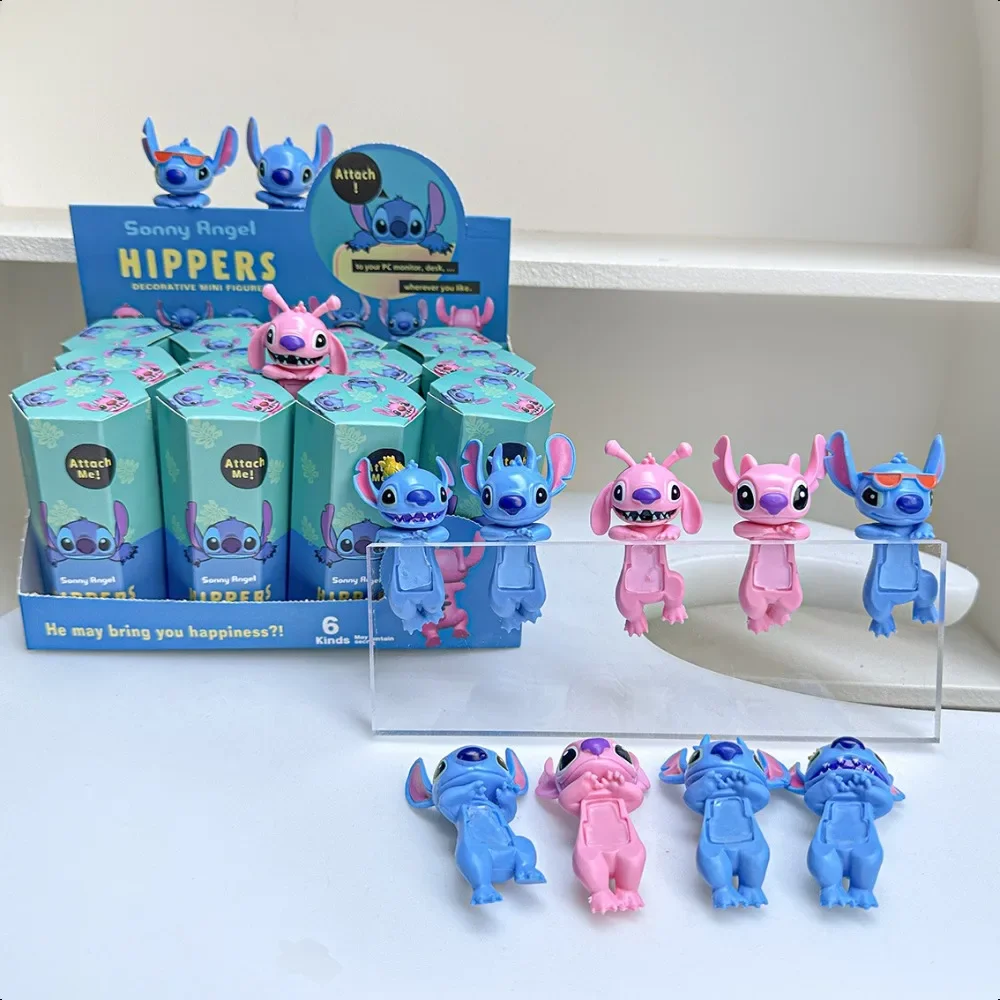 Hot Blind Box Mini Stitch Action Figures Decorazione per ufficio auto Generazione Giocattoli per bambini di animali in piedi Serie Regali a sorpresa