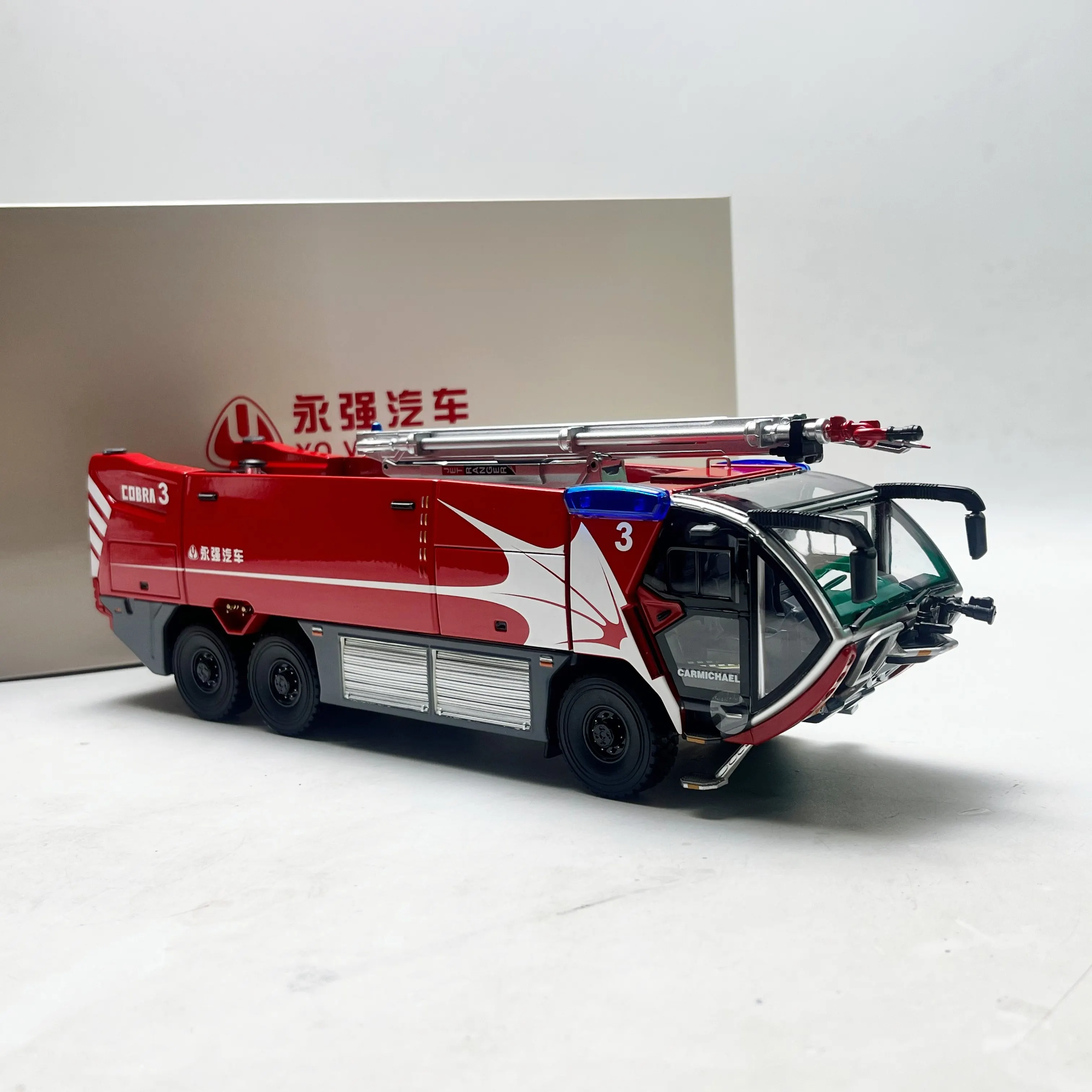 ダイキャスト 1:43 スケール COBRA 3 空港主要フォーム消防車 Diecast 1/43 Scale COBRA3 Cobra Airport Main Foam Fire Engine