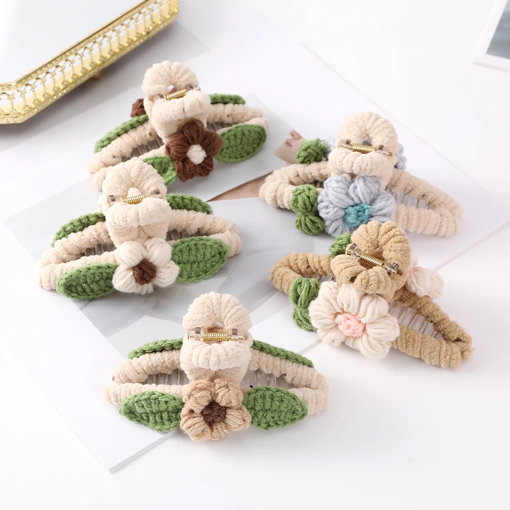 Knitted Double-leaf Flower Hair Claws Hair Clip Plush Autumn Winter Fashion Hairpin Ponytail Clamps New Hair Accessories Korean