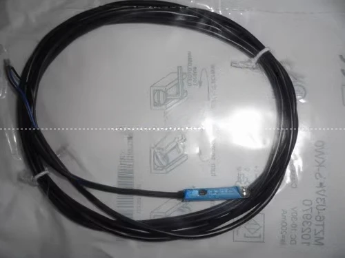 

МЗТЕ- 1048936 Магнитный выключатель MZTE-03VPS-KW0