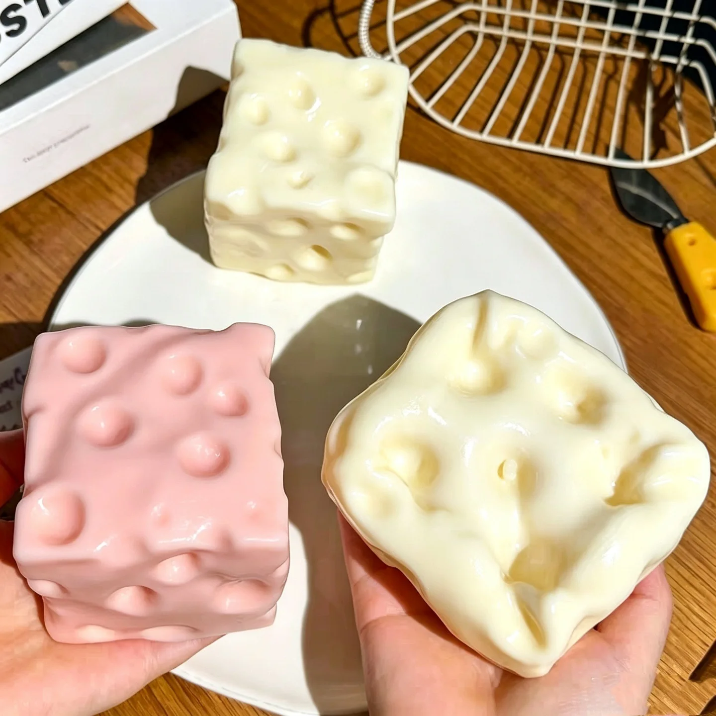 Brinquedo Anti-stress Squishy em Formato de Bloco de Queijo, de Recuperação Lenta, para Alívio do Estresse e Descompressão, para Adultos, Rosa, Óleo de Coco