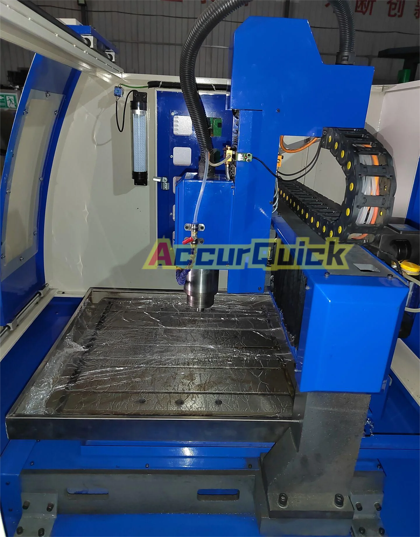 

Enclosed 3 Axis CNC Milling Engraving 6060 Metal CNC Router Machine with Separately Control Cabinet