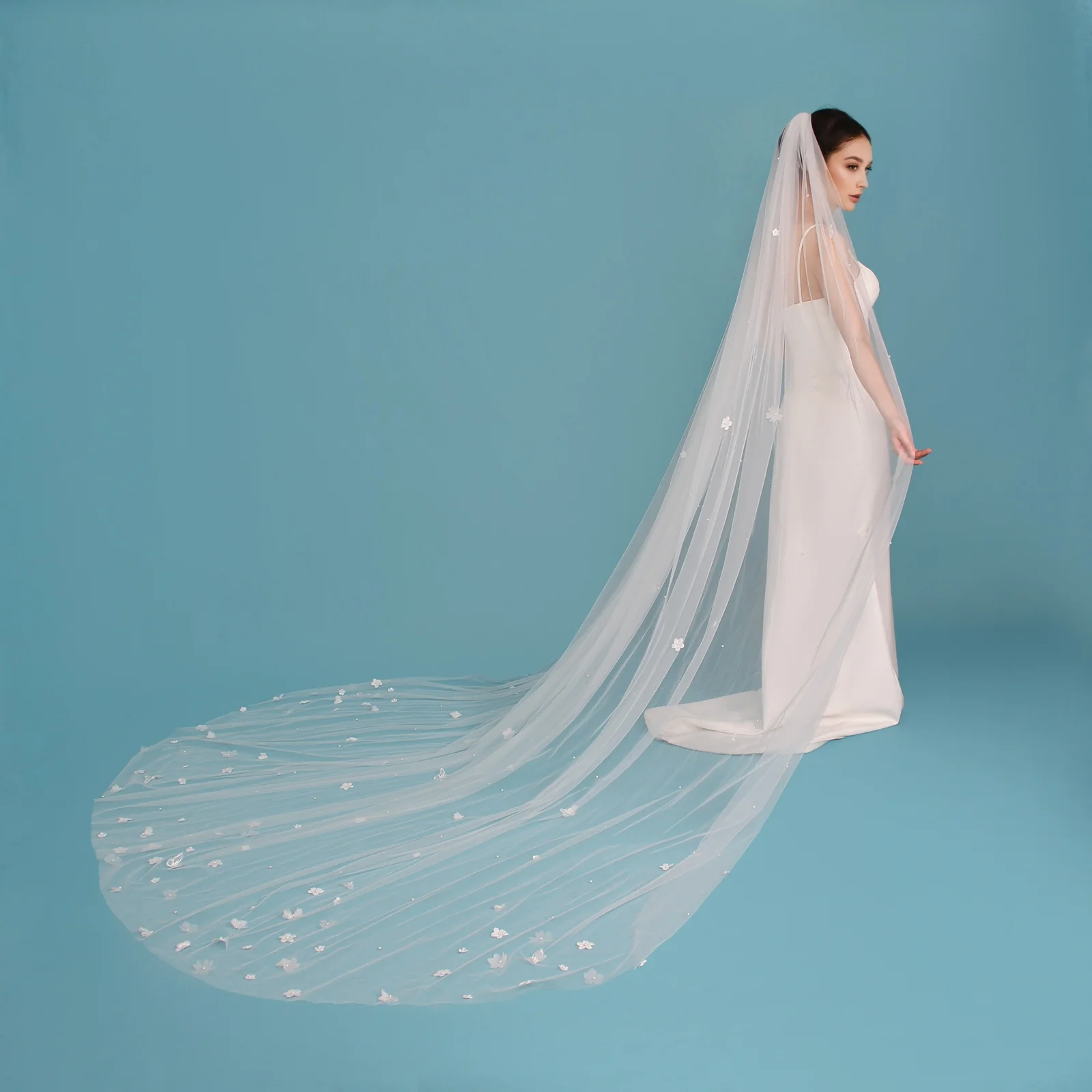 

Свадебная фата Нежный тюль Длинная фата 3D Цветочная аппликация в виде бабочки с жемчужными центрами Элегантный аксессуар для головы невесты G47