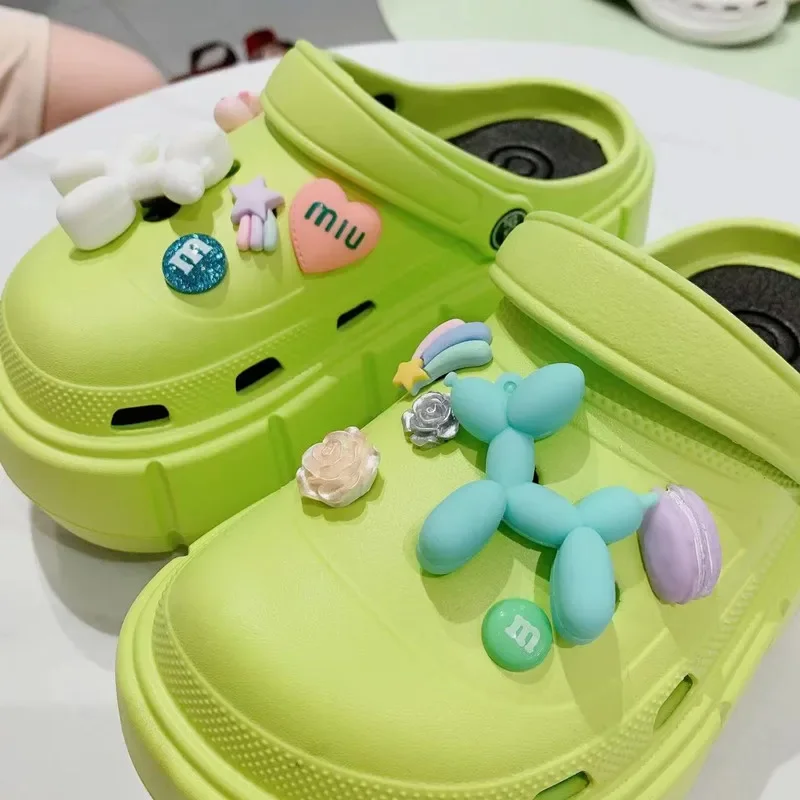 Cute Hole Shoes Charms Brand Designer Shoes Charms Bling Accessories Fashion bubble dog Buckle Shoe Decorations Hot New