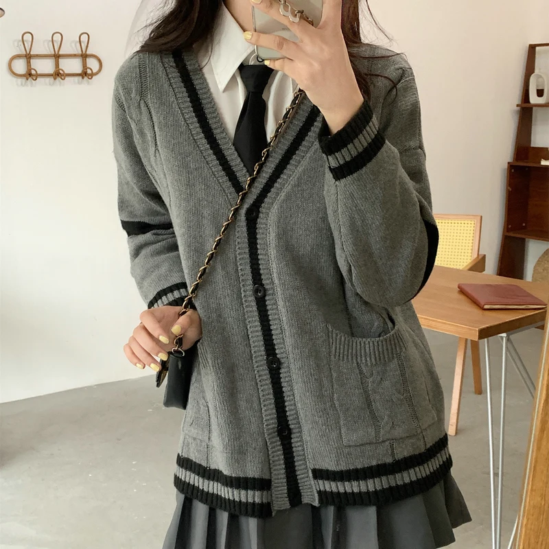 Giacca cardigan maglione con scollo a V retrò donna 2024 autunno inverno nuovo cardigan lavorato a maglia stile college coreano streetwear