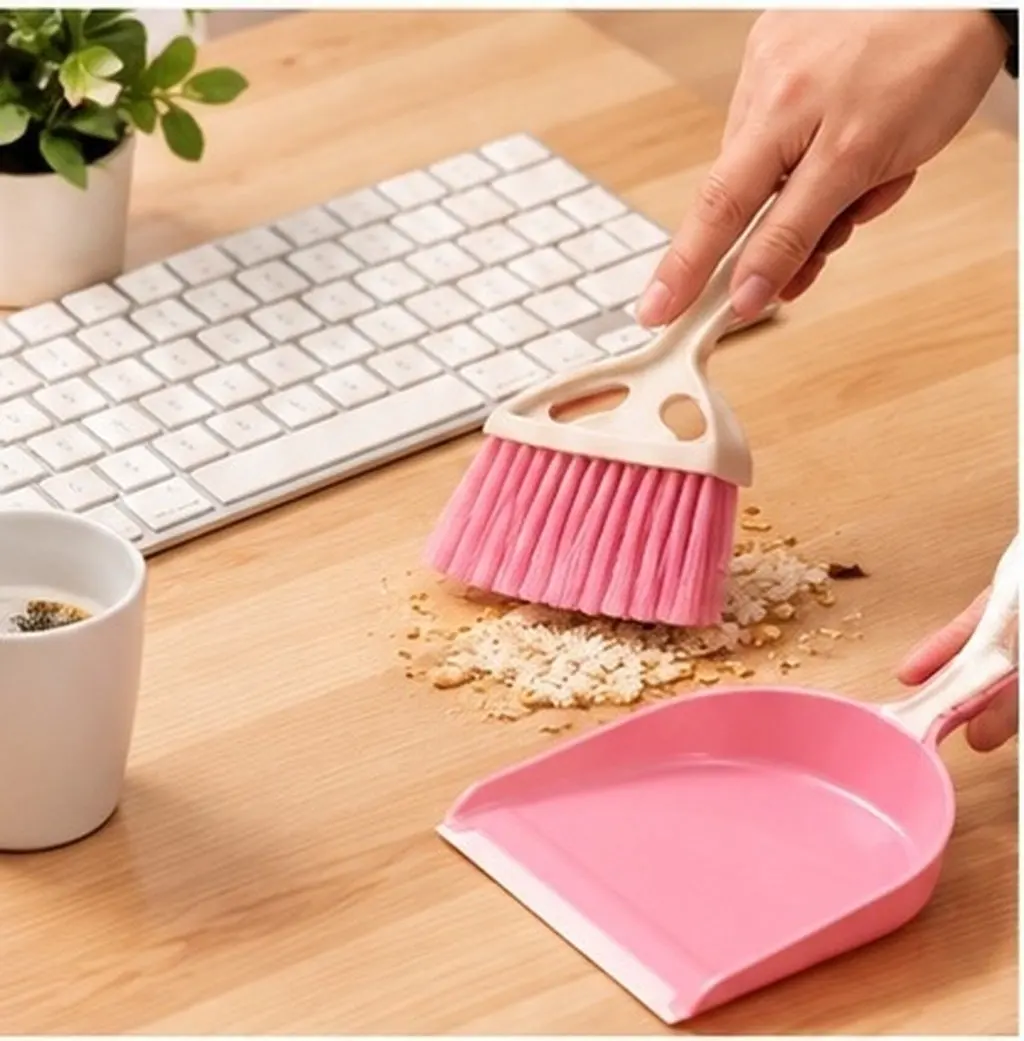 1Set Portable Brush And Dustpan Set For For Home Christmas Stocking Stuffers Mini Broom Integrated Desktop Keyboard