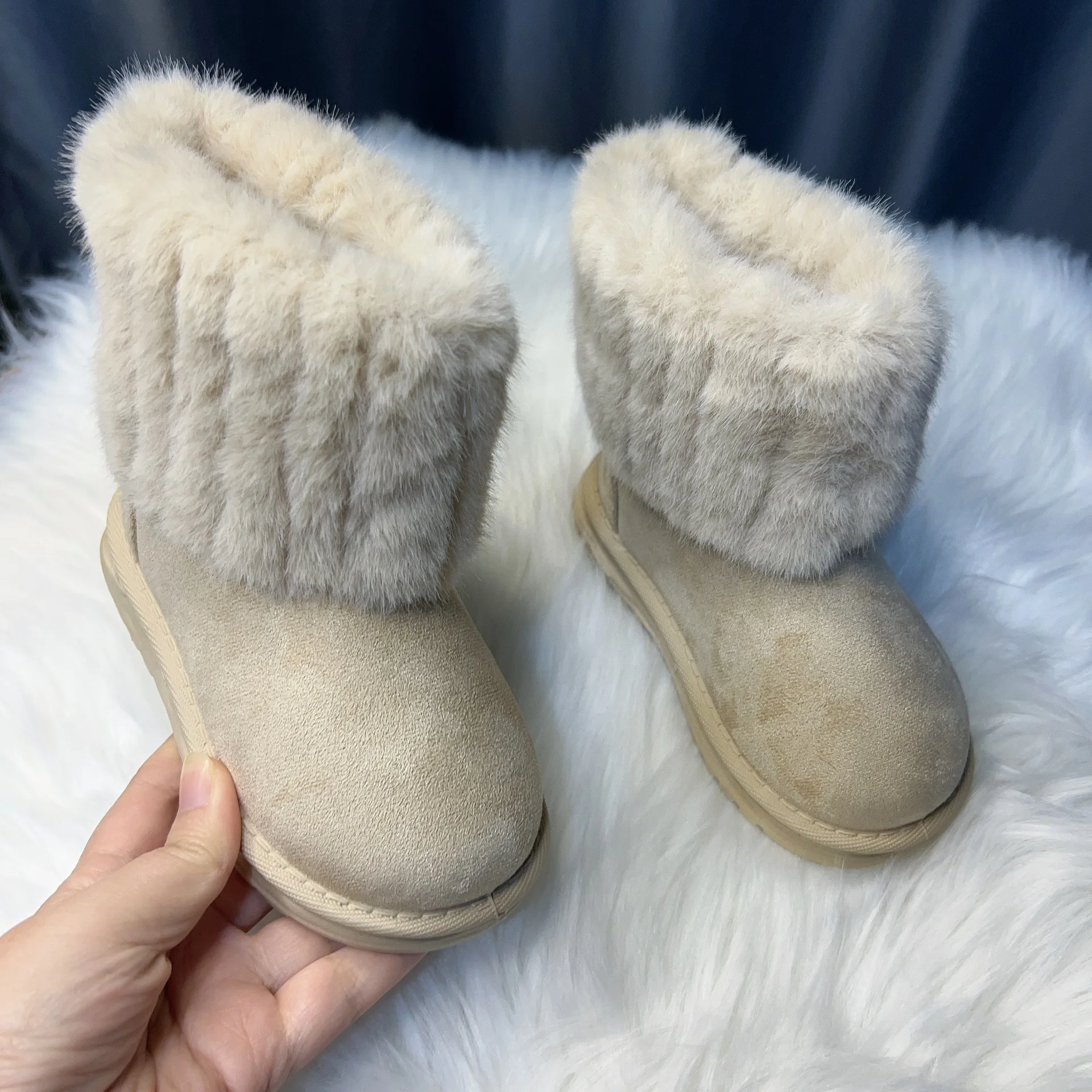 2026 New Kids Girls Snow Boots Winter Baby Soft Warm Cotton Shoes with Plush Girls One Fur Suede Boots Princess Retro Boot