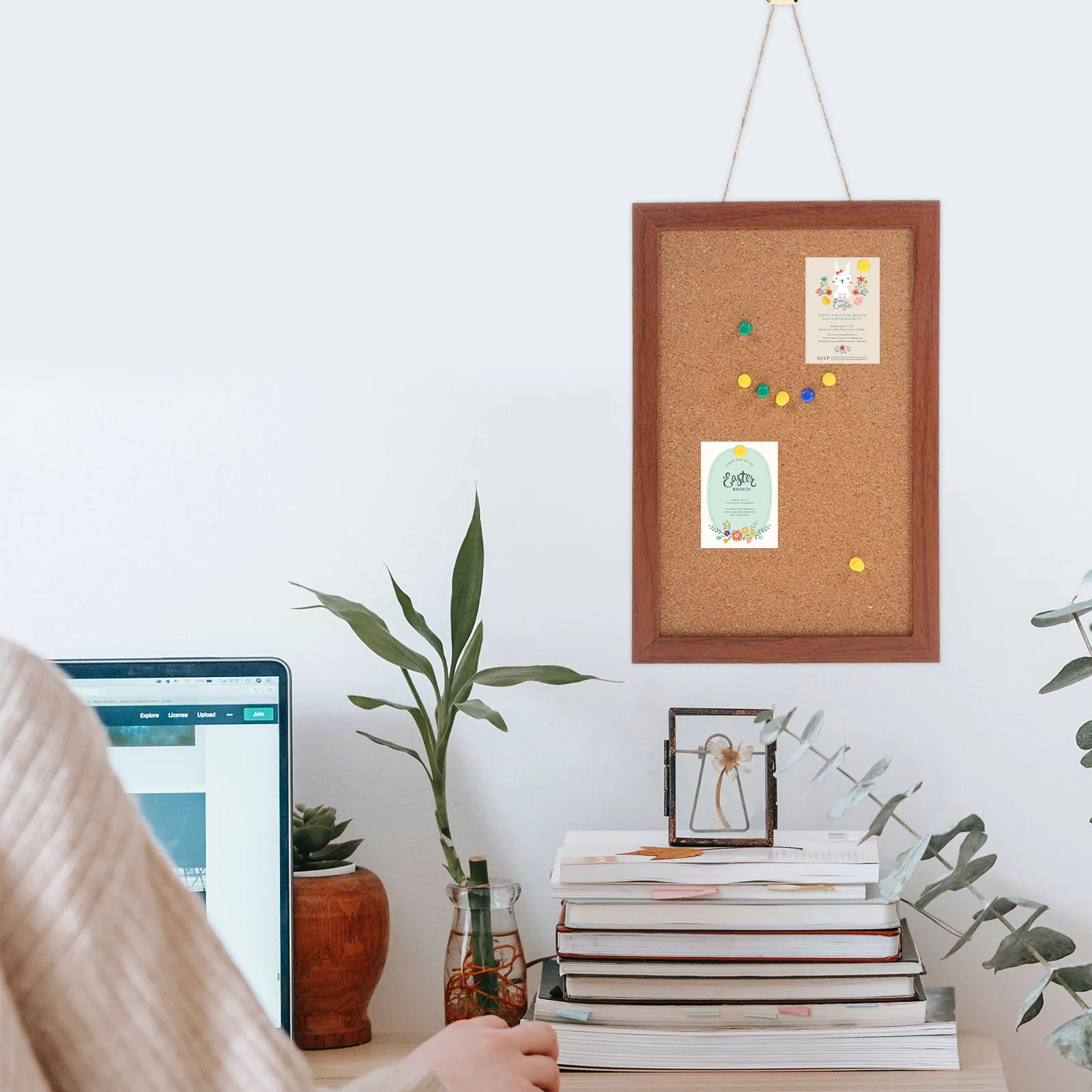 

Photo Wall Message Board Wooden Frame Smooth Writing Surface for Office Home Restaurant Classroom Bulletin Cork Memo Pin Board