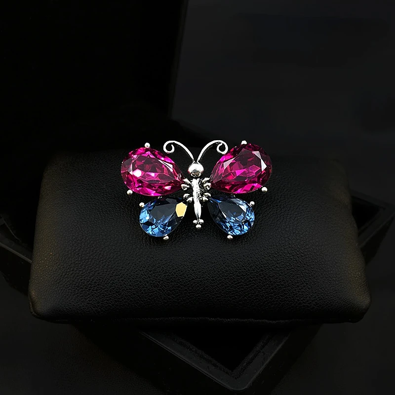 

High-End Exquisite Butterfly Brooch Women's Elegant Suit Coat Corsage Retro Insect Pin Accessories Rhinestone Jewelry Gifts Pins