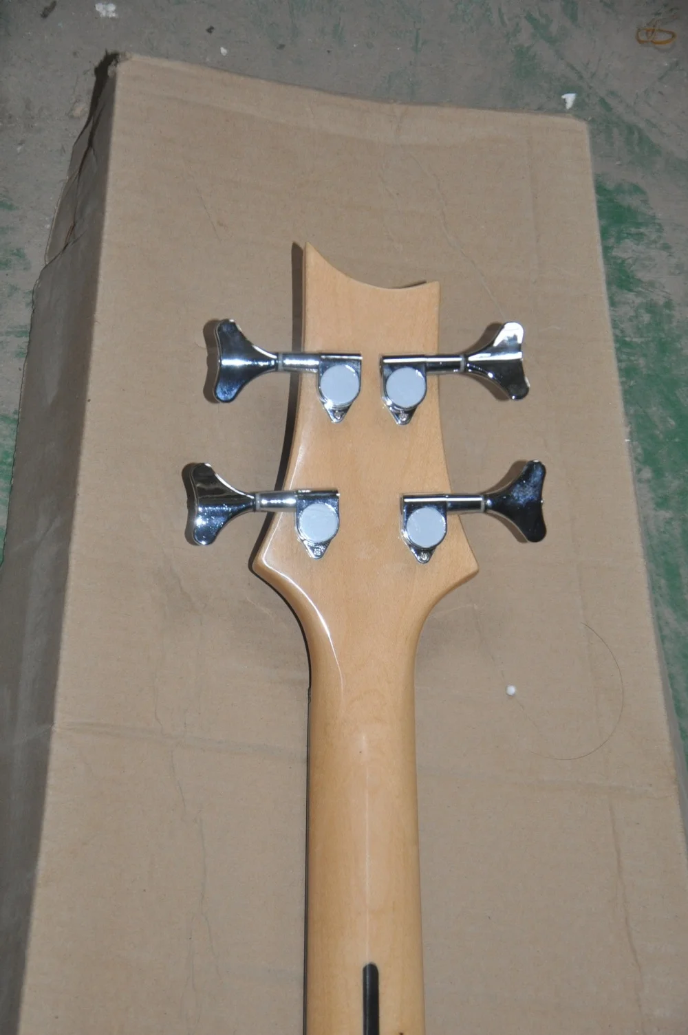 4 Strings Electric Bass Guitar With Rosewood Fretboard Black Hardware Customization Service view 5