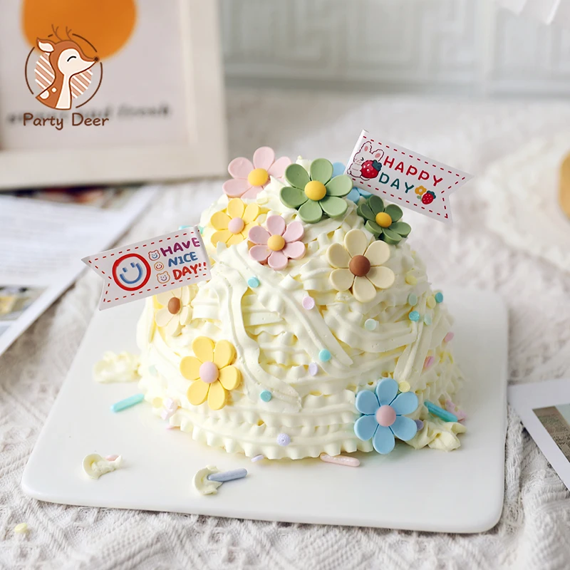 Torta Decorata Con Fiori Freschi: La Scelta Perfetta per Matrimoni, Anniversari e Feste Speciali