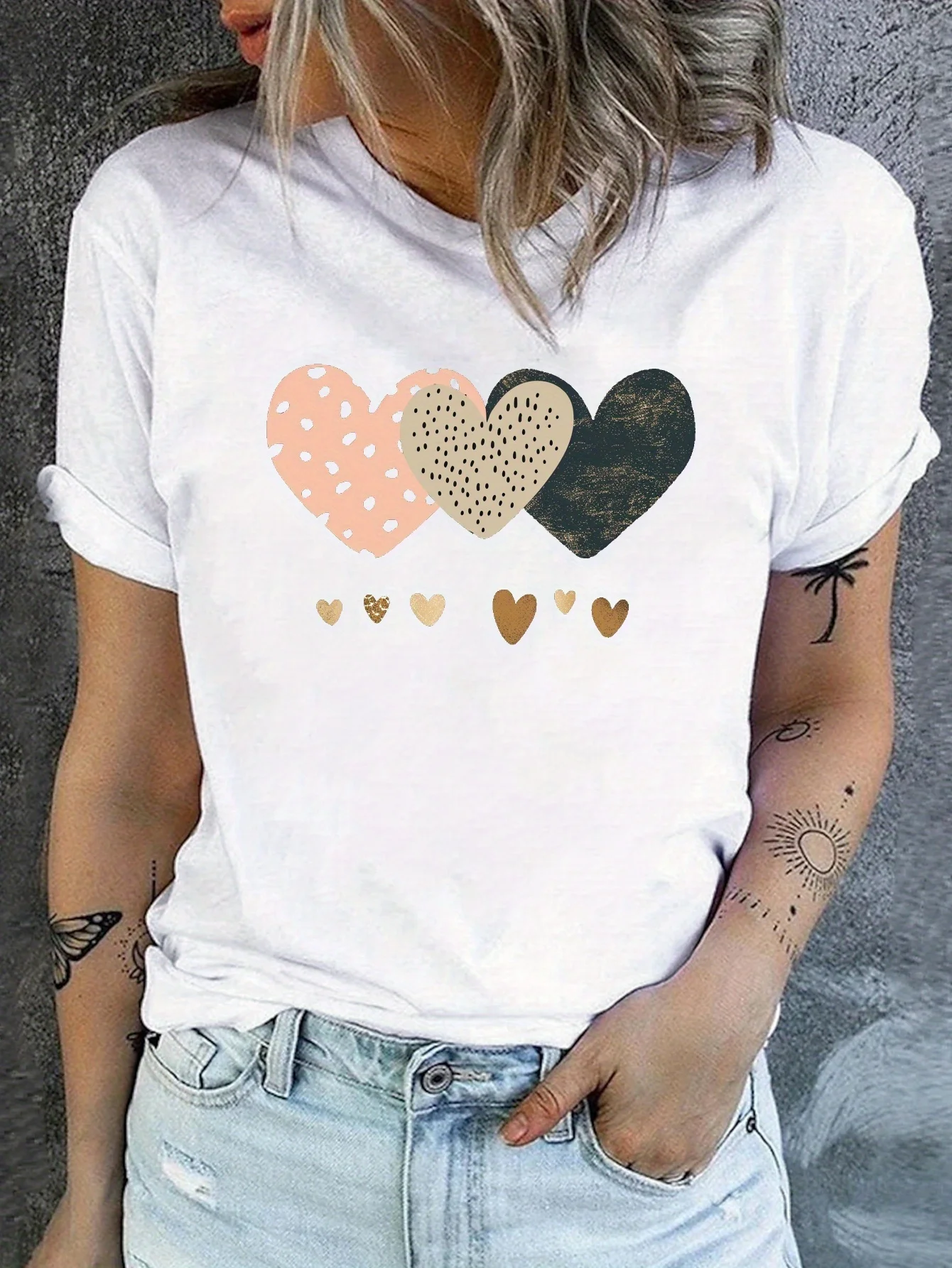 

Stylish Round Neck Plus Size Short Sleeve Heart Print Crew Neck T-shirt for Spring & Summer Casual Women's Clothing Y2k Top