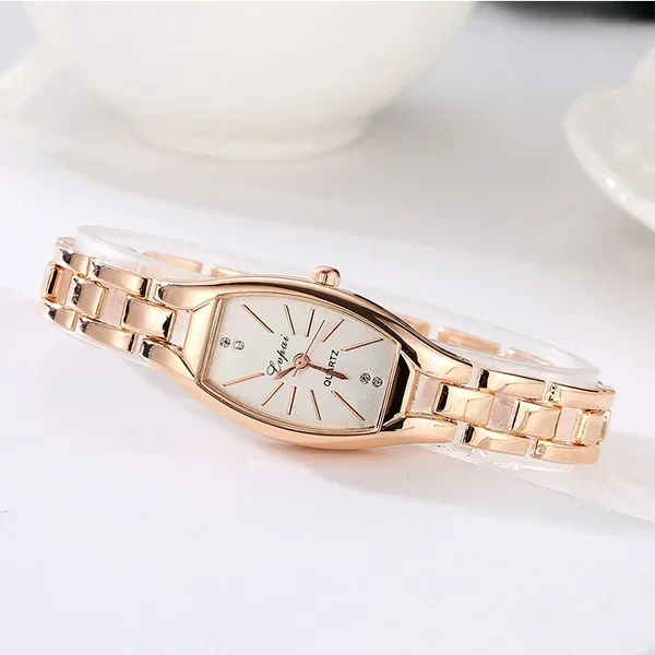 Luxury Fashion Gold Bracelet Watches Gift for Ladies Women Brand Personality Quartz Watch Elegant Wristwatches Retro Small Clock