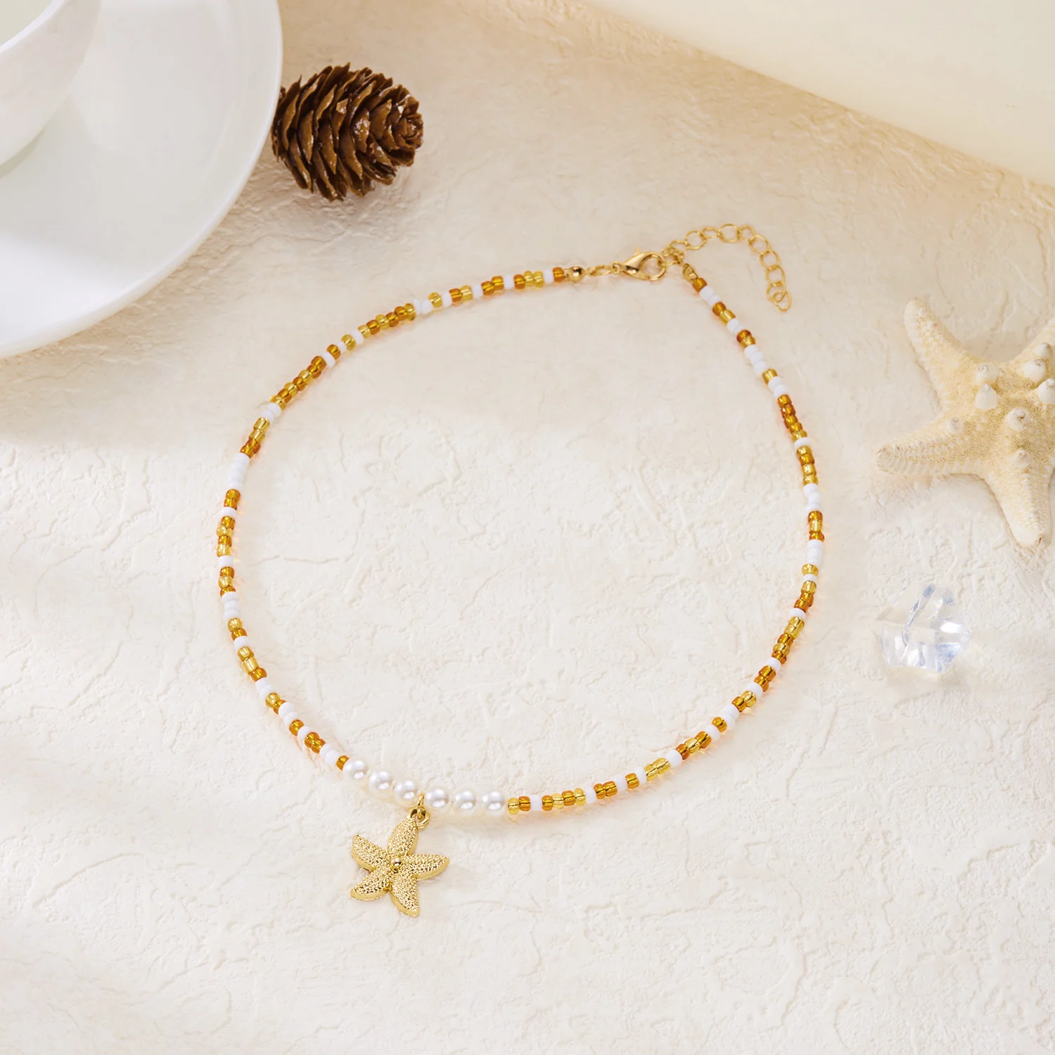 Boho Sommer Strand Weiße Perlenkette für Frauen Minimalistischer Silberfarbener Seestern-Anhänger Choker Perfektes Urlaubsschmuck-Geschenk – Detail 6