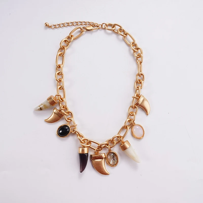 

Cowhide Pendant Necklace With Fashionable Design Stainless Steel Jewelry Suitable For Banquets And Wear With Collarbone Chains