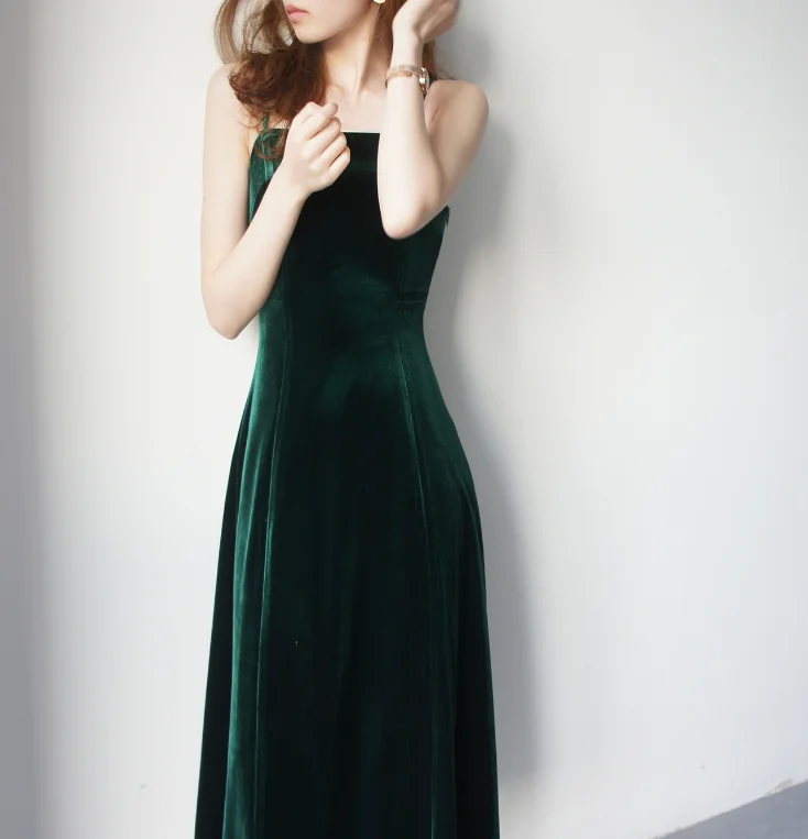 Dark green velvet retro suspender waist over knee A-shaped dress, fashionable temperament chic and thin