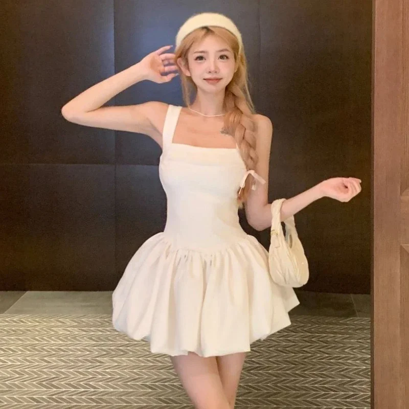Vestidos de tirantes blancos para mujer, minivestido Sexy con espalda descubierta para vacaciones, moda coreana universitaria, informal, para playa, vestido de baile