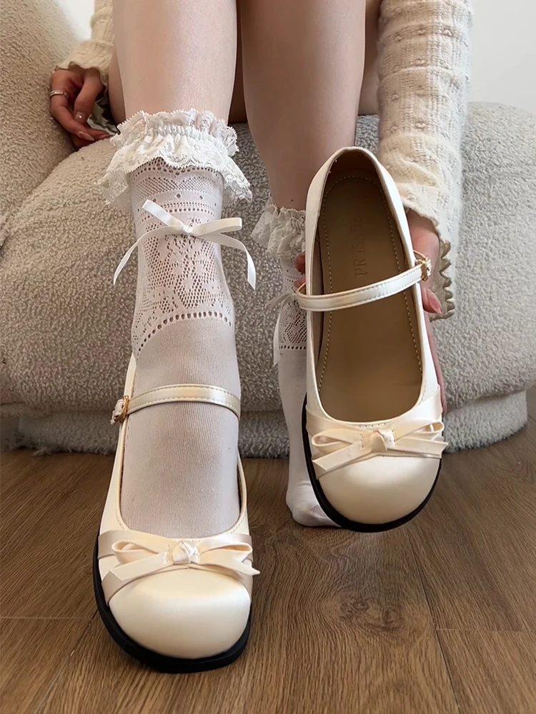 

Белые ретро-туфли Мэри Джейн на массивном каблуке с бантом, универсальные, для весеннего образа, подходят к юбкам, удобные, с круглым носком