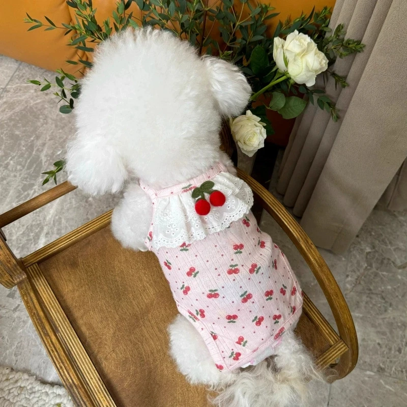 Hunde-Bodysuit mit Kirschmuster, atmungsaktiver Bauchschutz mit Spitzenbesatz für kleine Haustiere – Detail 5
