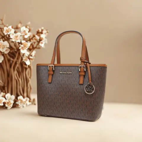 8 best sales Michael Kors-väska - №4