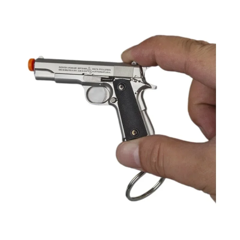 1:3 Metalowy Złoty M1911 Colt Model Pistoletu Zabawki Mini Brelok Wygląd Realistyczny Kolekcja Pubg Rekwizyt Urodzinowy Wiszący Prezent Świąteczny z Etui