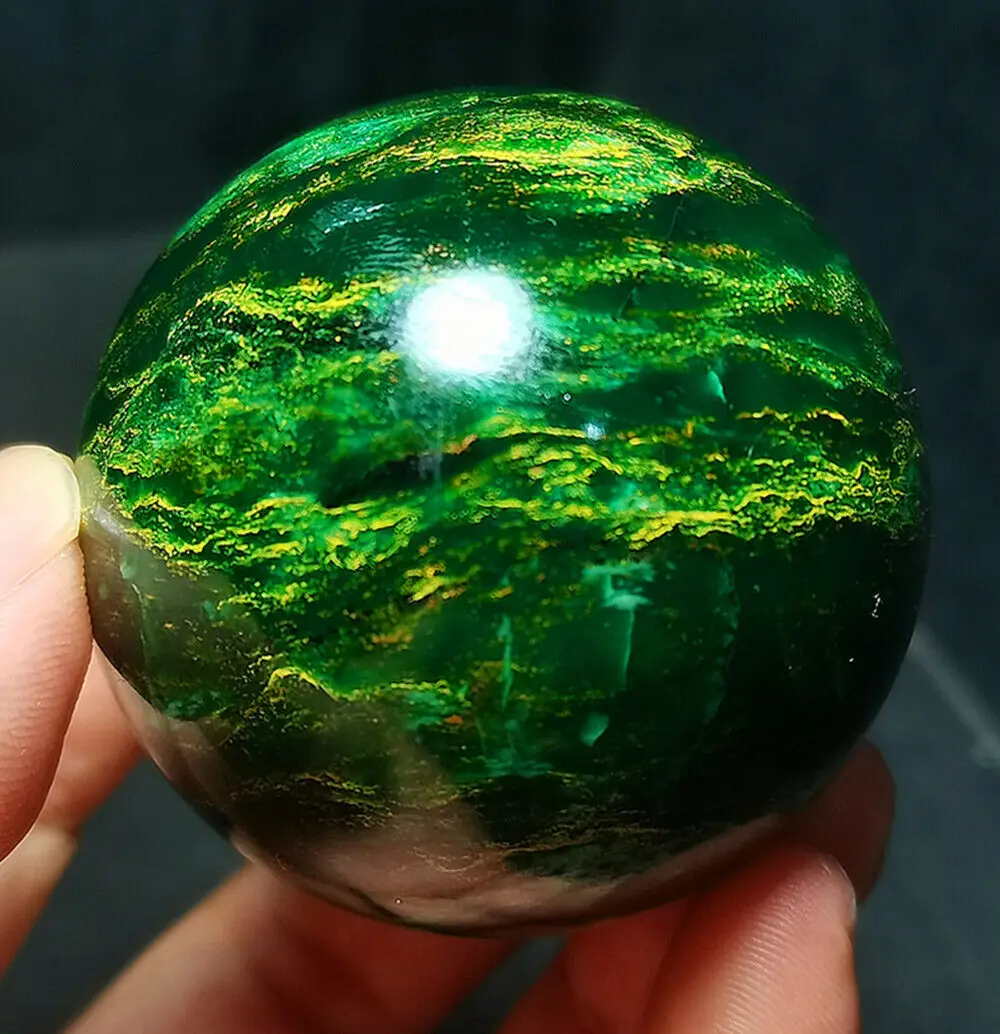 

Natural Emerald Sphere Green Quartz Crystal ball mineral Healing