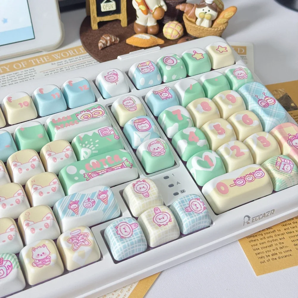 Cute Strawberry Cat Keycap Set MOA Profile Five-sided Sublimation PBT Keycaps for Mechanical Keyboard Yellow Green Round Key Cap