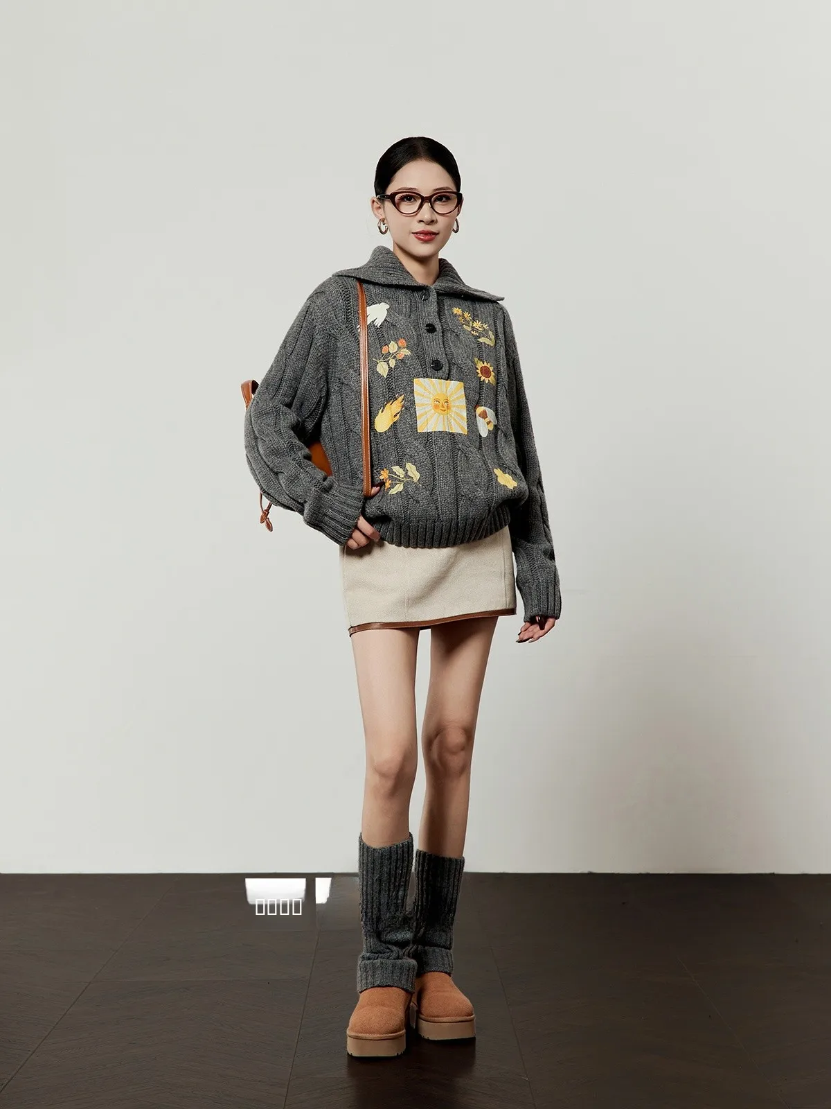 

Вязаный шерстяной свитер женский повседневный свободного кроя с длинными рукавами, цветочной вышивкой и застежкой на одну пуговицу, осенний