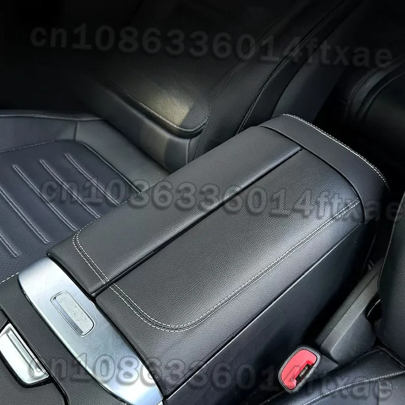 Suitable for 22-26 Mercedes-Benz New C-class C260L/C200L Armrest Box Protective Cover GLC300L Protective Cover Interior Sticker