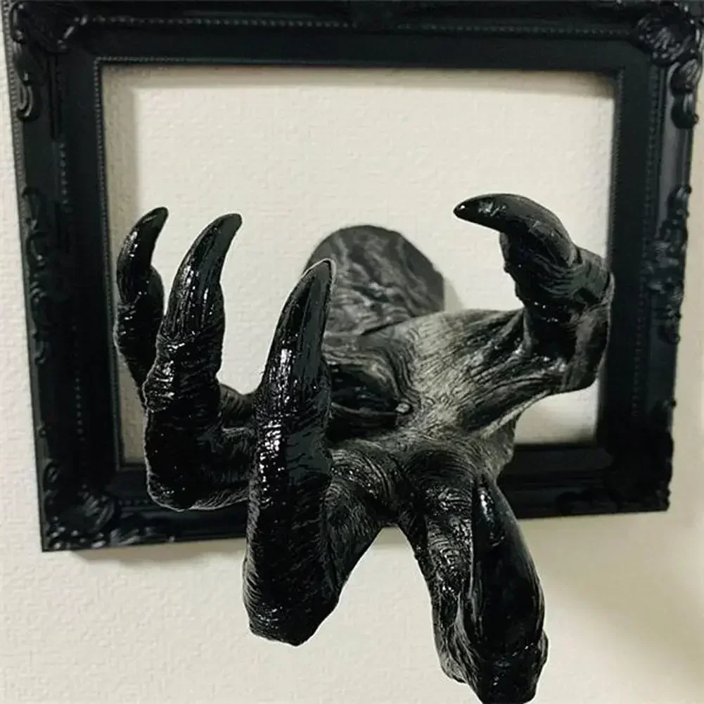 Gothic Witch\'s Hand Statues Creative Resin Ornament Aesthetic Wall Keys Hanging Rack Bag Hangers Wall Art Sculptures Home Decor