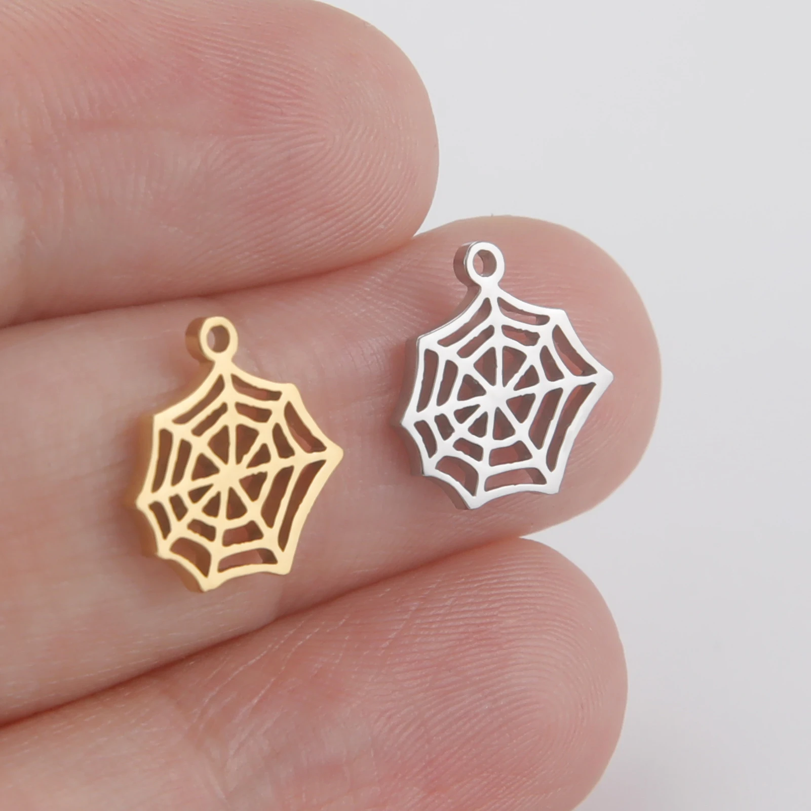 

5Pcs Hollow Spider Web Pendant Stainless Steel Halloween New Fashion Jewelry Punk Gift for Women Men