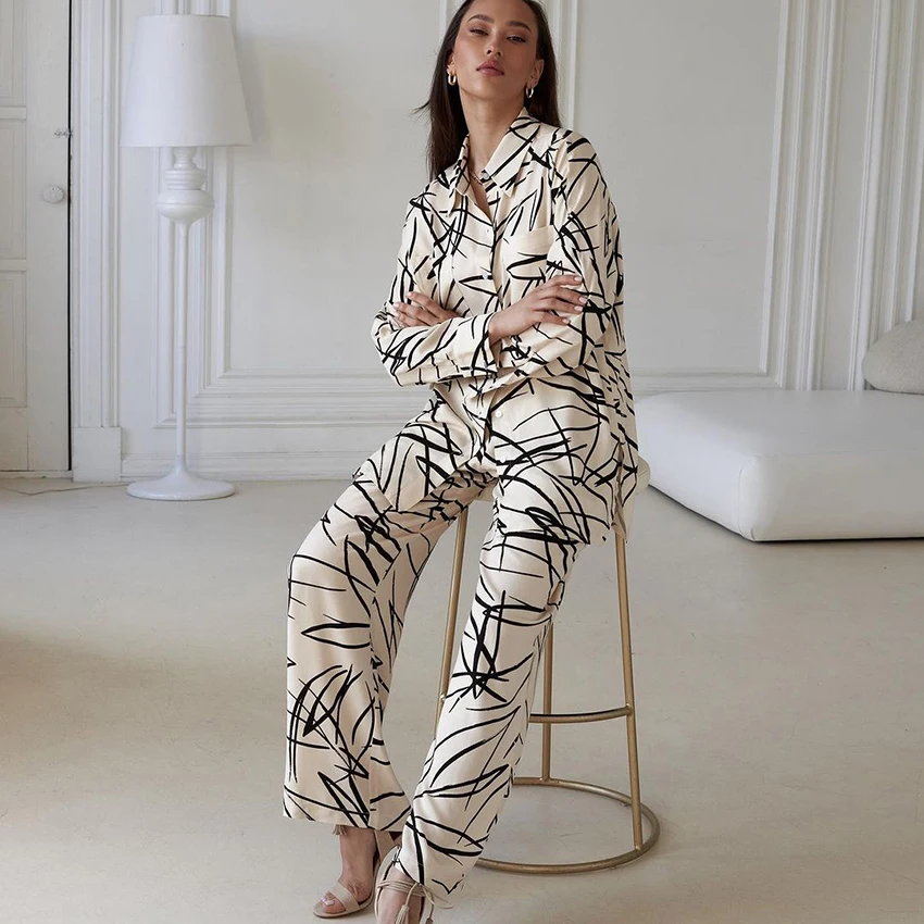 HiLoc Printed Fashion Woven Inelastic Pajamas 2 Piece Long Sleeve Lapel Single-Breasted Blouse Elastic Waist Ankle-Length Pants