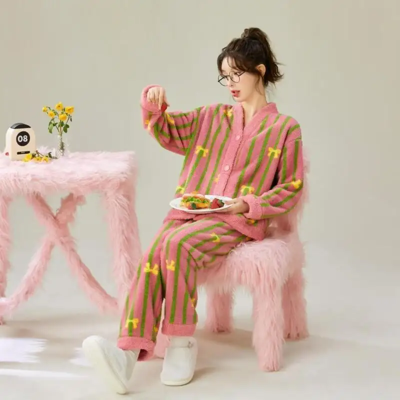 نموذج جديد المرجان الصوف المرأة منامة الخامس الرقبة الخريف الشتاء الدفء الفانيلا ملابس خاصة ملابس منزلية منامة دعوى القطن بيجامة مجموعة