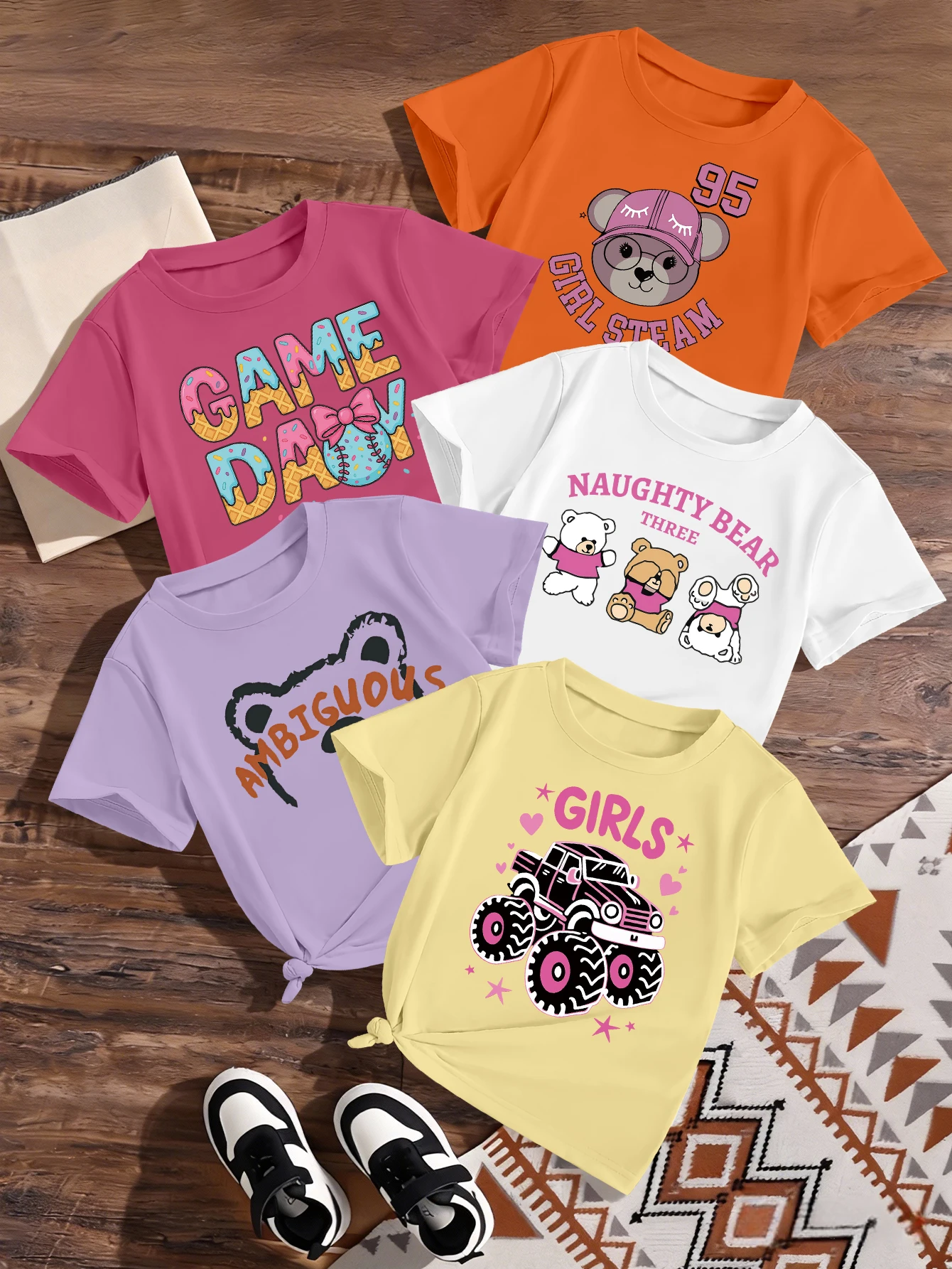 

5-компонентная футболка с мультяшным медведем, узор внедорожников, милая и милая повседневная футболка для летних девочек