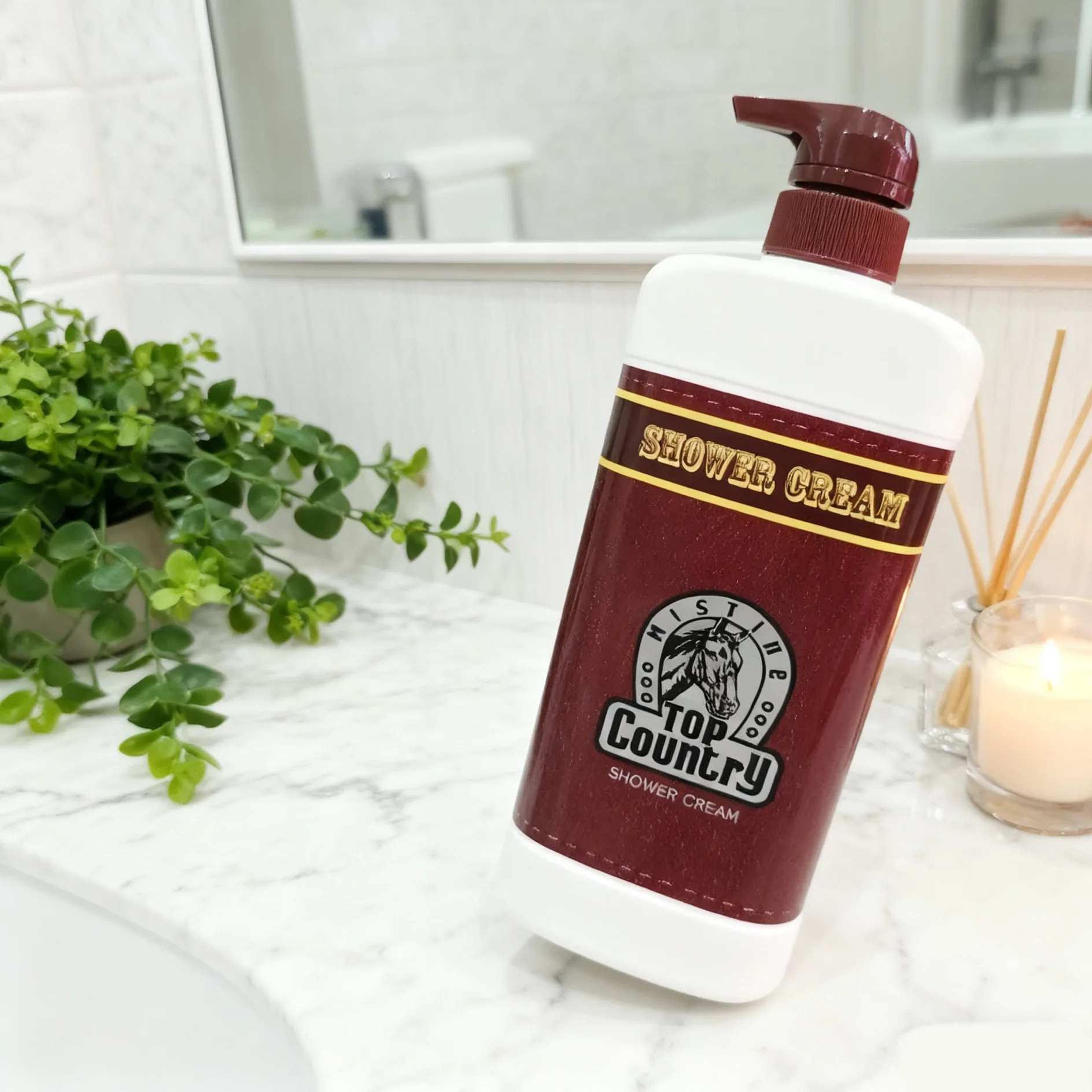 Стойкий ароматный гель для душа 500 мл Глубоко очищает кожу Устравает запах тела Сохраняет вас чувствовать свежесть Для мужчин и женщин