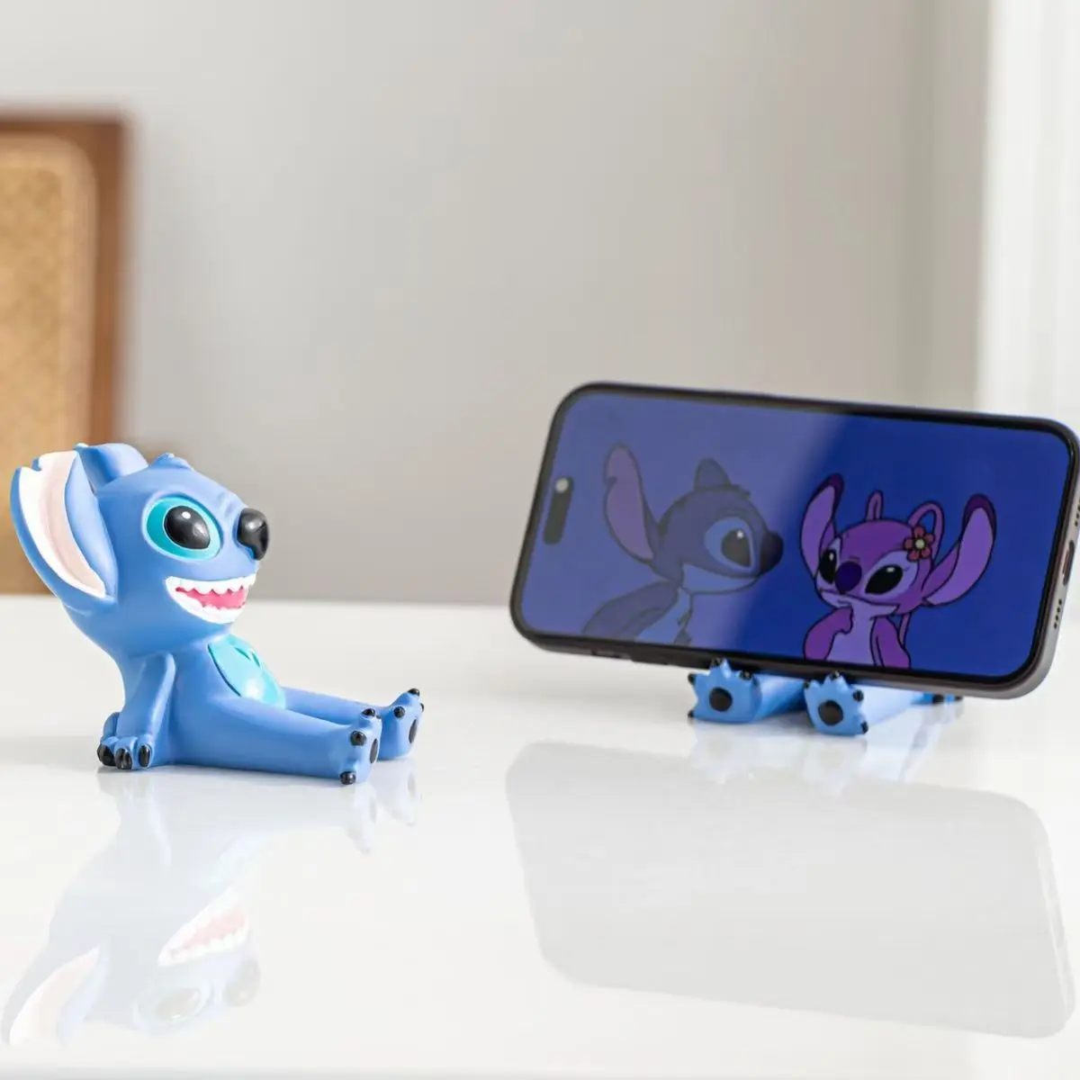 

Disney Lilo and Stitch Cartoon Stitch Creative Mobile Phone Stand Animation Character Desktop Ornament Fashion Birthday Gift