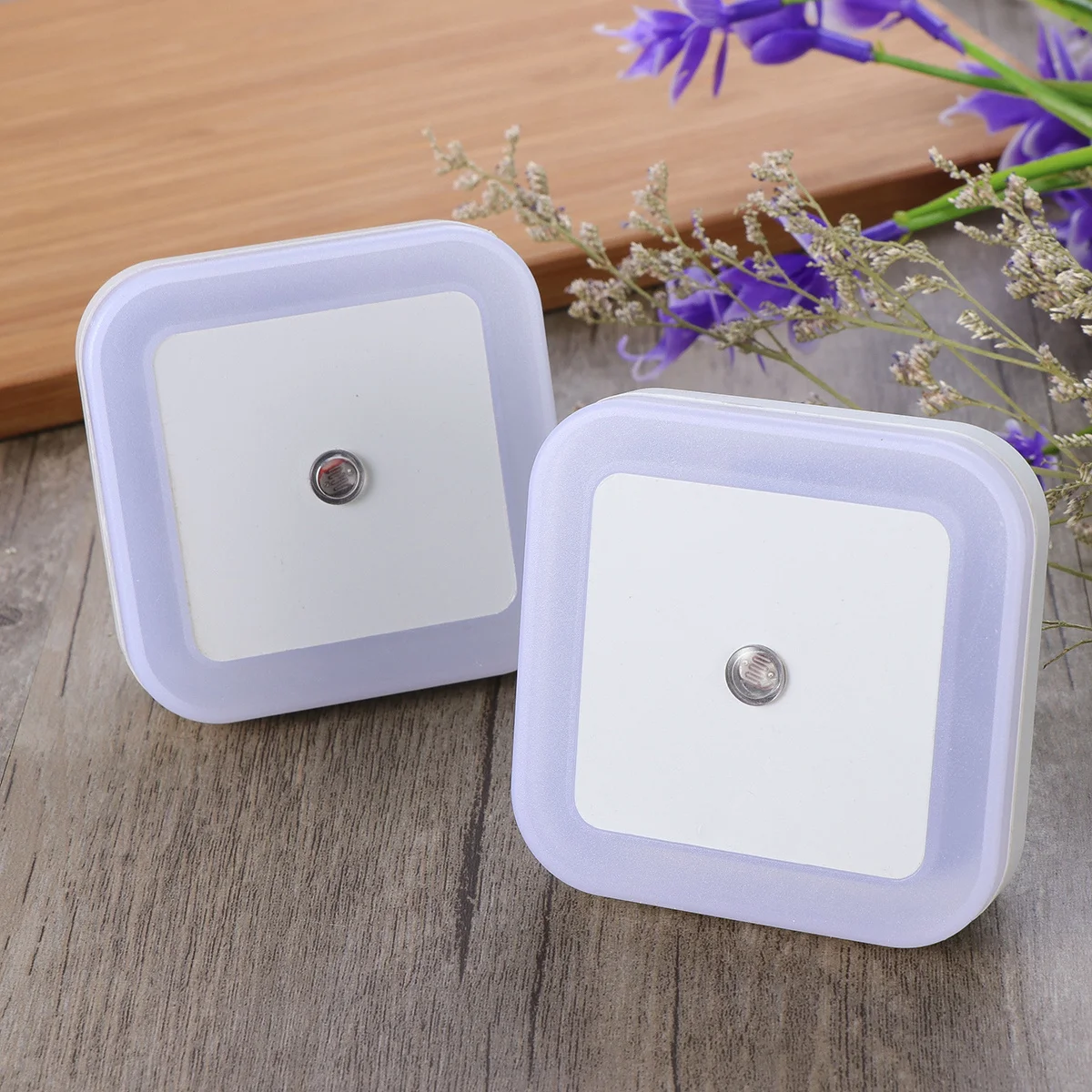 2 шт. светодиодная ночная вилка с автоматическим включением и выключением света, контрольная лампа для спальни, детской комнаты, прихожей, лестницы, датчик света от сумерения до рассвета, белый цвет